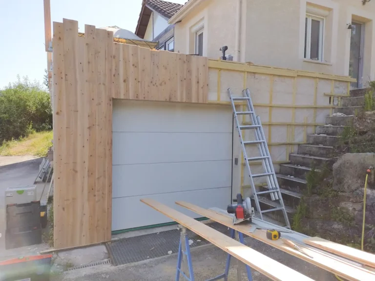 Habillage bois garage
